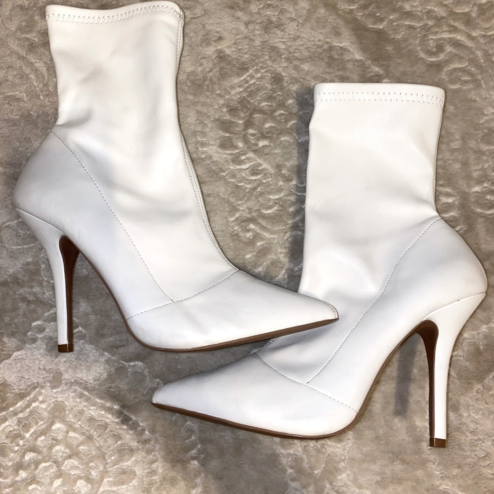 Size 9 lulus booties